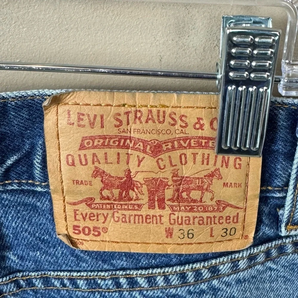 Levi's Y2K Vintage Relax Fit 505 Blue Jeans with Flaw 36X30